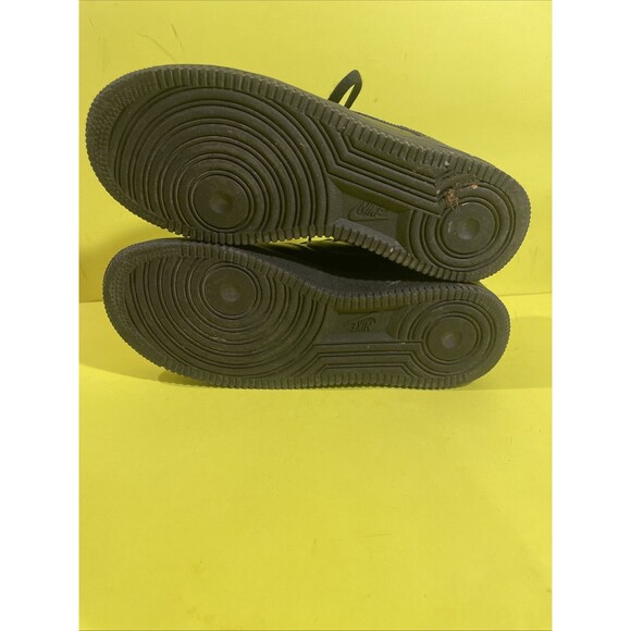 Nike Air Force 1 07 Low Triple Youth Unisex  Black  6 1/2Y Sneakers - Picture 5 of 5